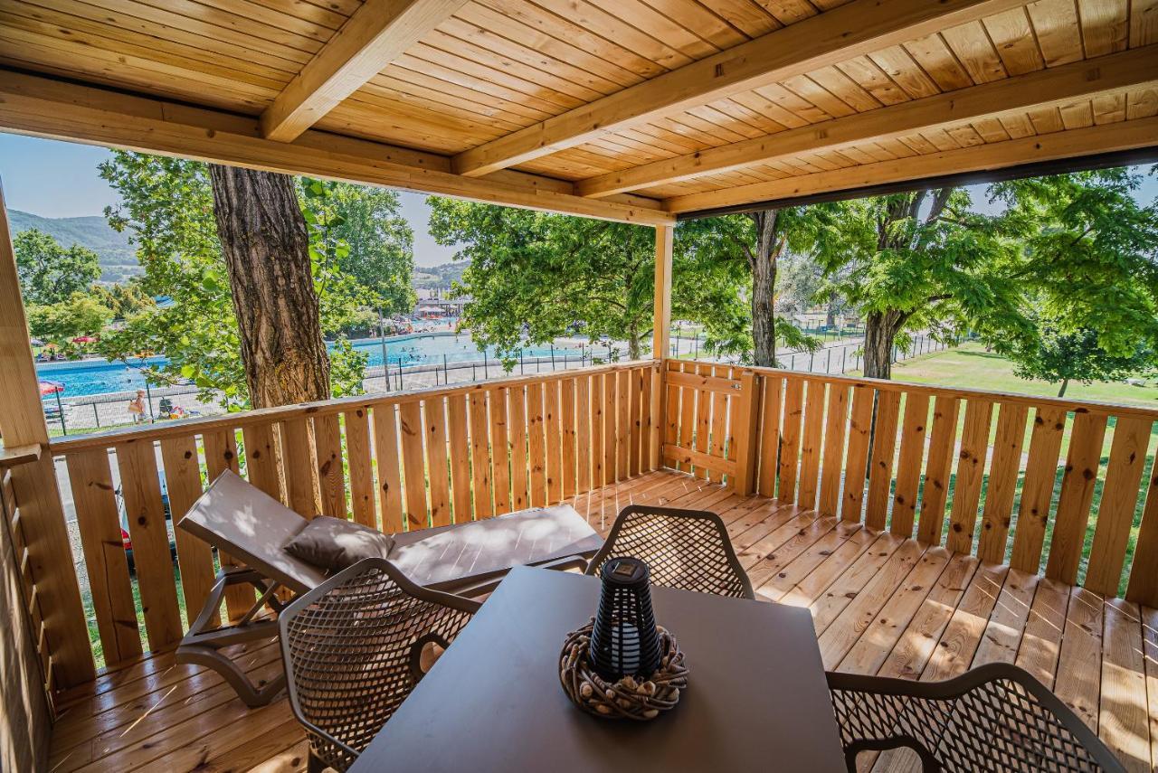 Premium Mobile Tree House With Thermal Riviera Tickets Чатеж-об-Саві Екстер'єр фото