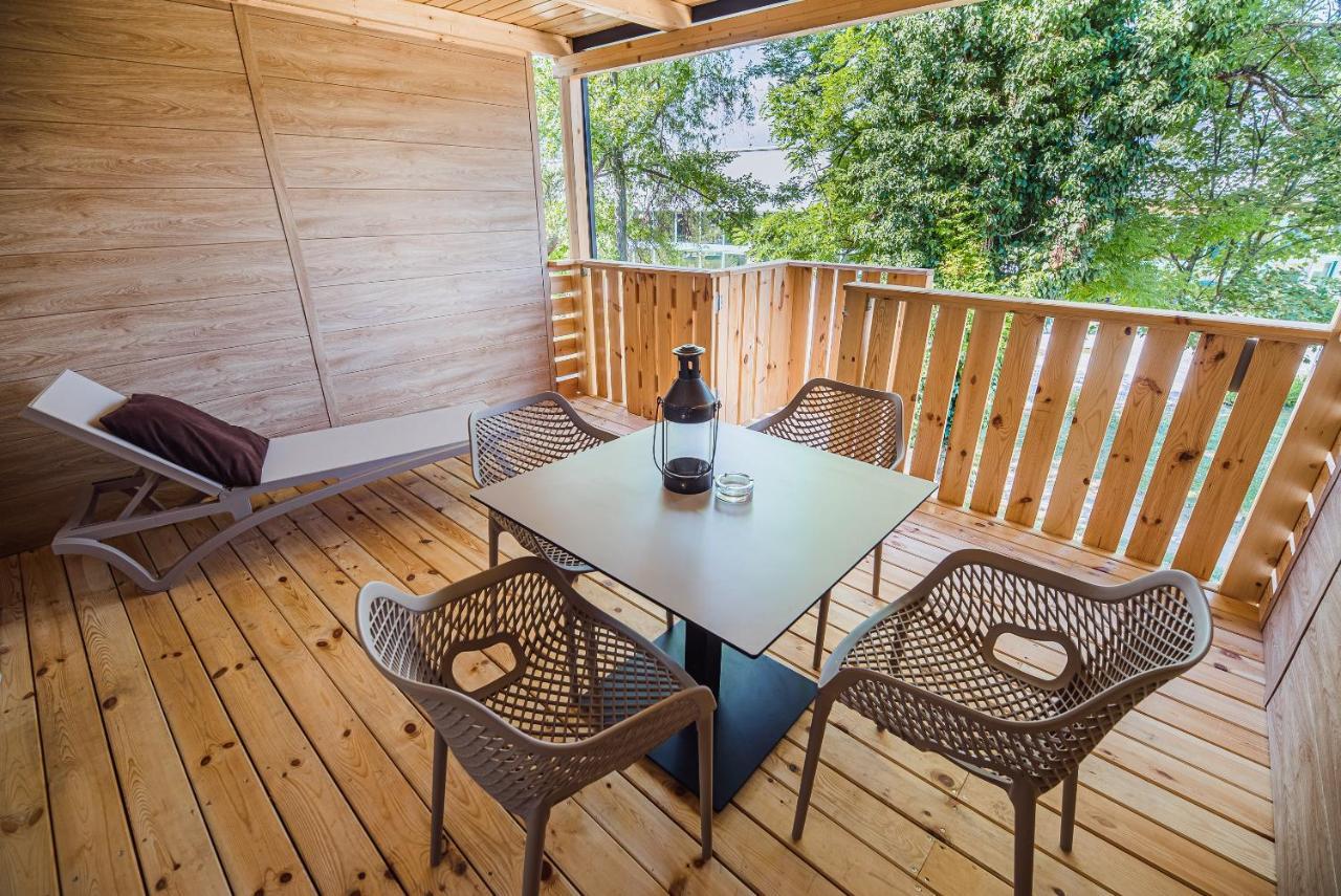 Premium Mobile Tree House With Thermal Riviera Tickets Чатеж-об-Саві Екстер'єр фото